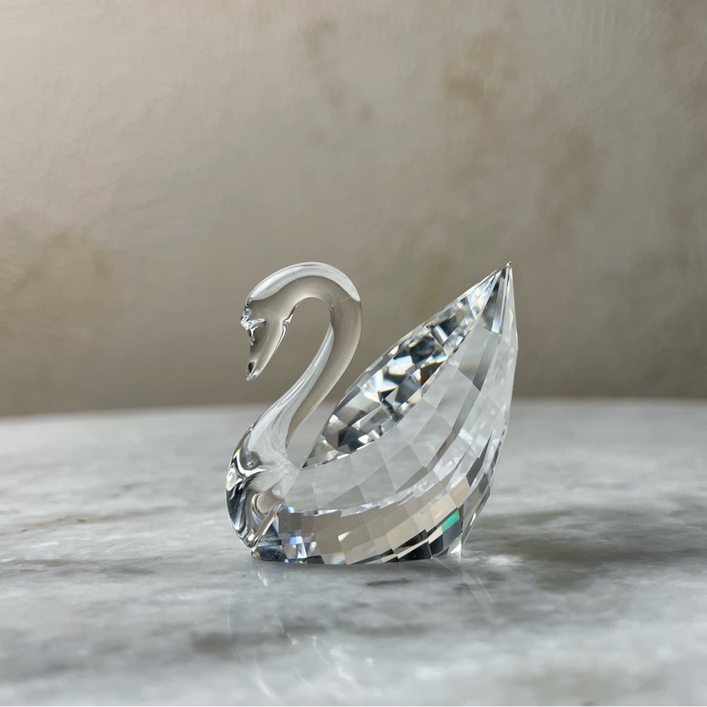 NIB Swarovski SCS Membership Swan